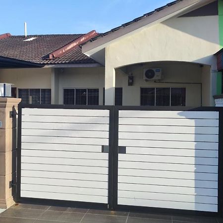 Home Stay Adams Pasir Gudang Zewnętrze zdjęcie